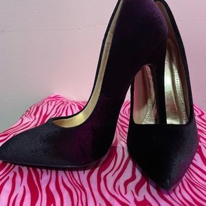 Black heel